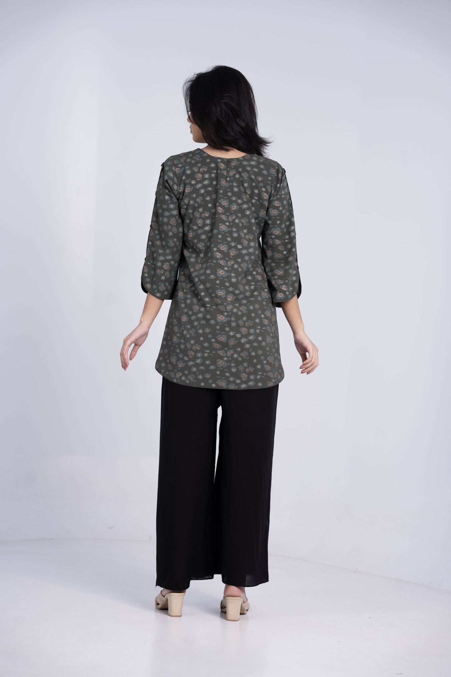 DZ25L0010-Dark-Olive-G-scaled