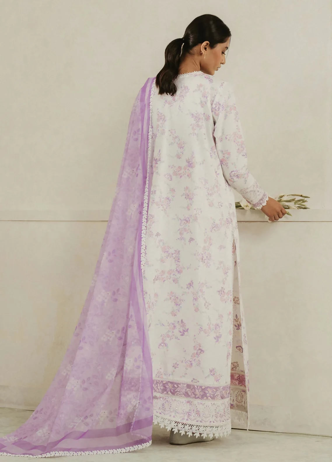 amore-by-ayzel-embroidered-lawn-suit-unstitched-3-piece-aaf25as-d-01-azure-summer-collection_2