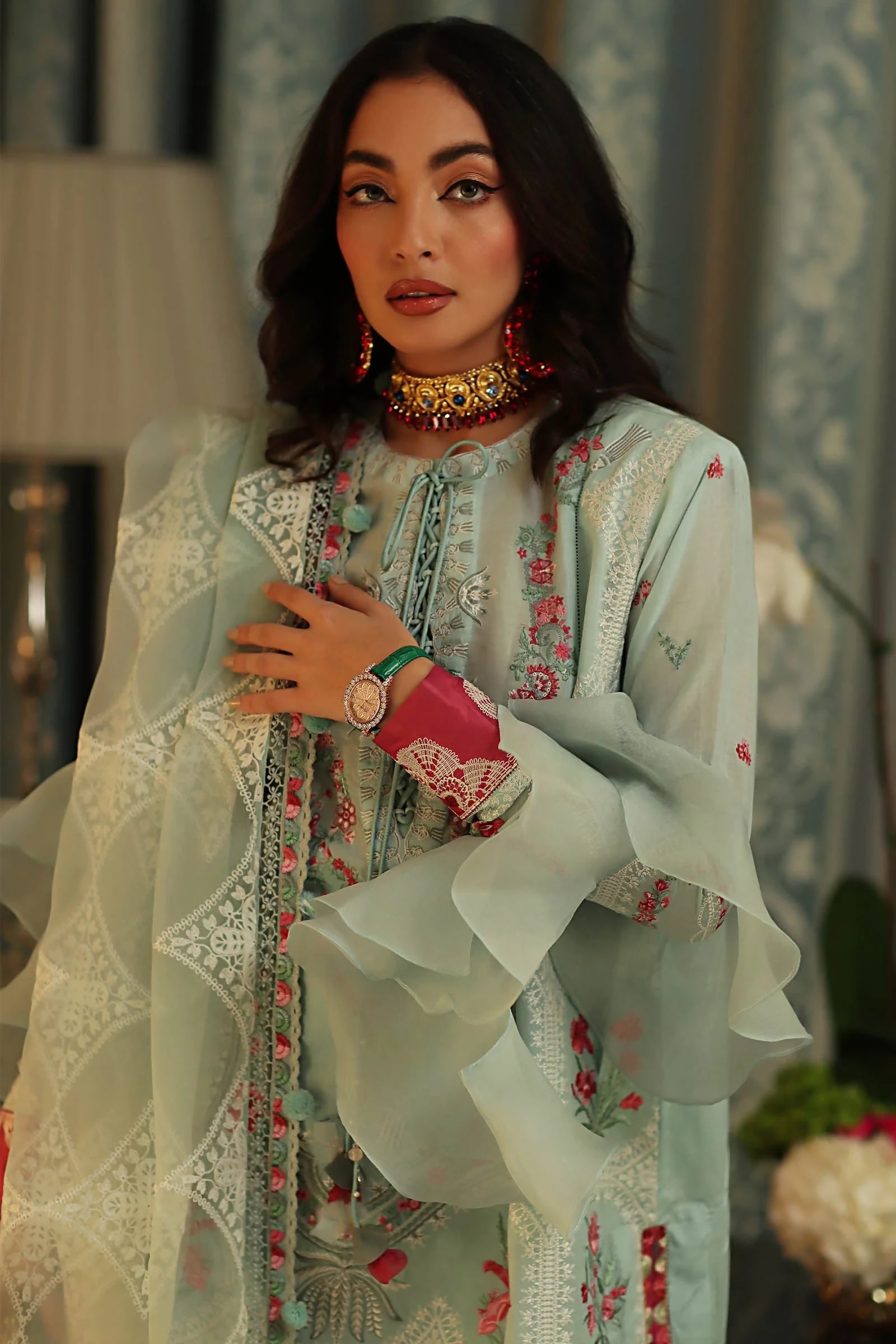 elan-Luxury-Lawn-Collection-2022-EL22-01-B-LARA_91efac7d-3cf9-4b85-9fc4-1bd378372ada