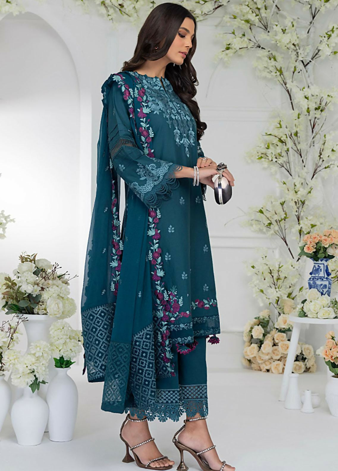 azure-unstitched-luxury-lawn-eid-edition-2023-54-moonlight-_2_