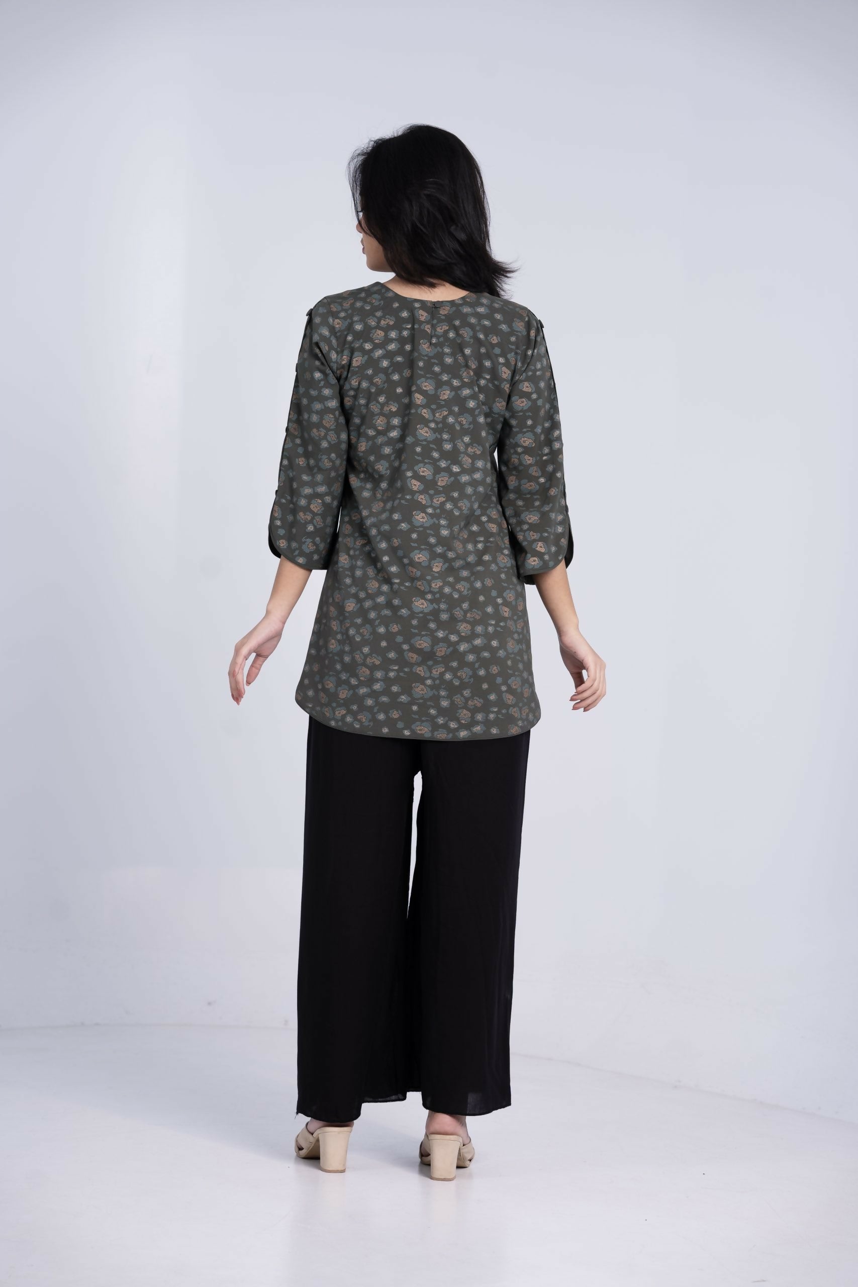 DZ25L0010-Dark-Olive-G-scaled