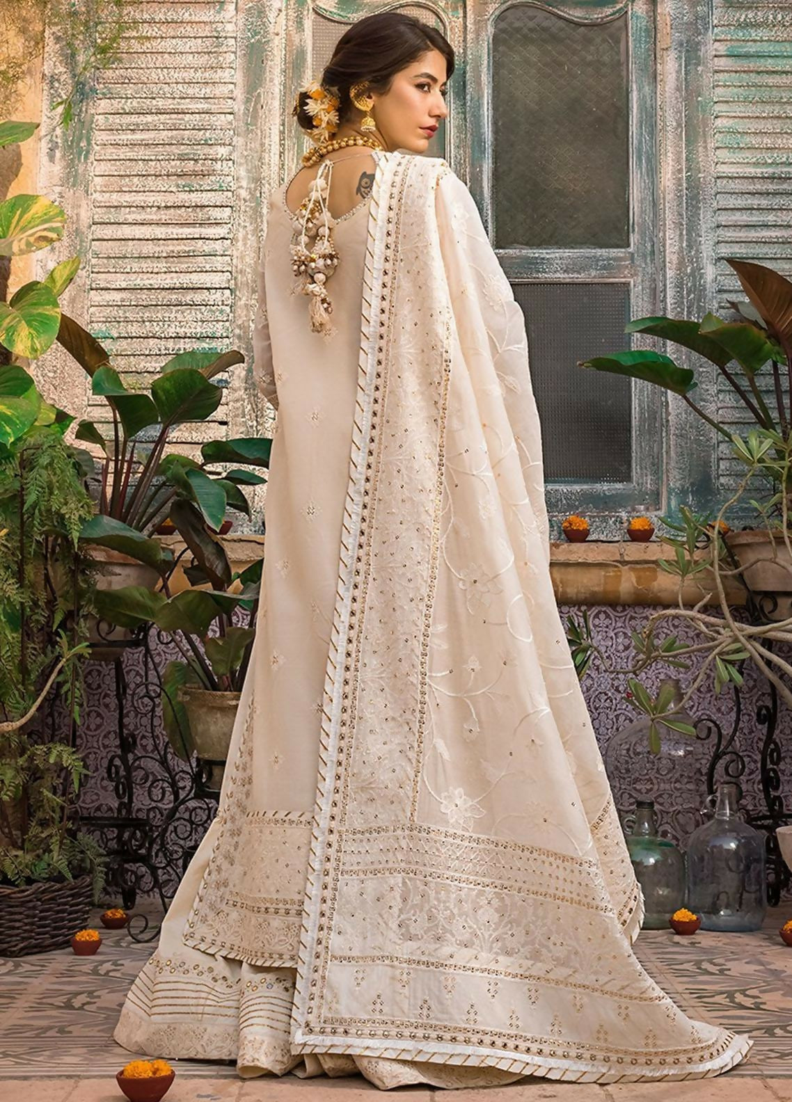 asim-jofa-eid-luxury-lawn-collection-2023-ajlr-07-_2