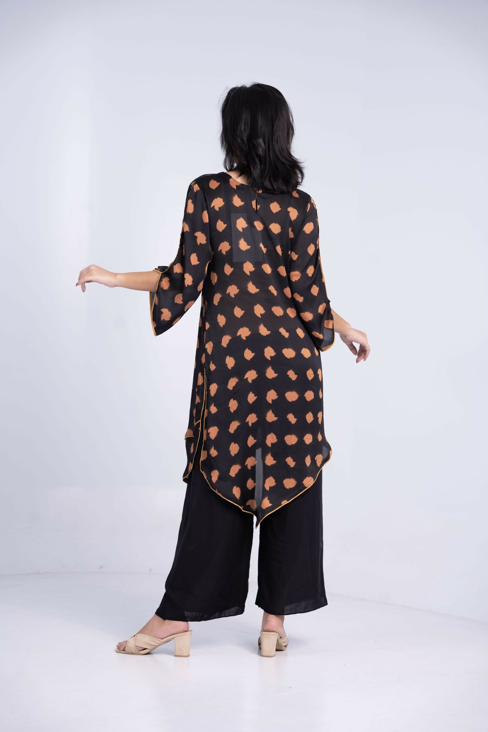 DZ25L0024-Black-G-scaled