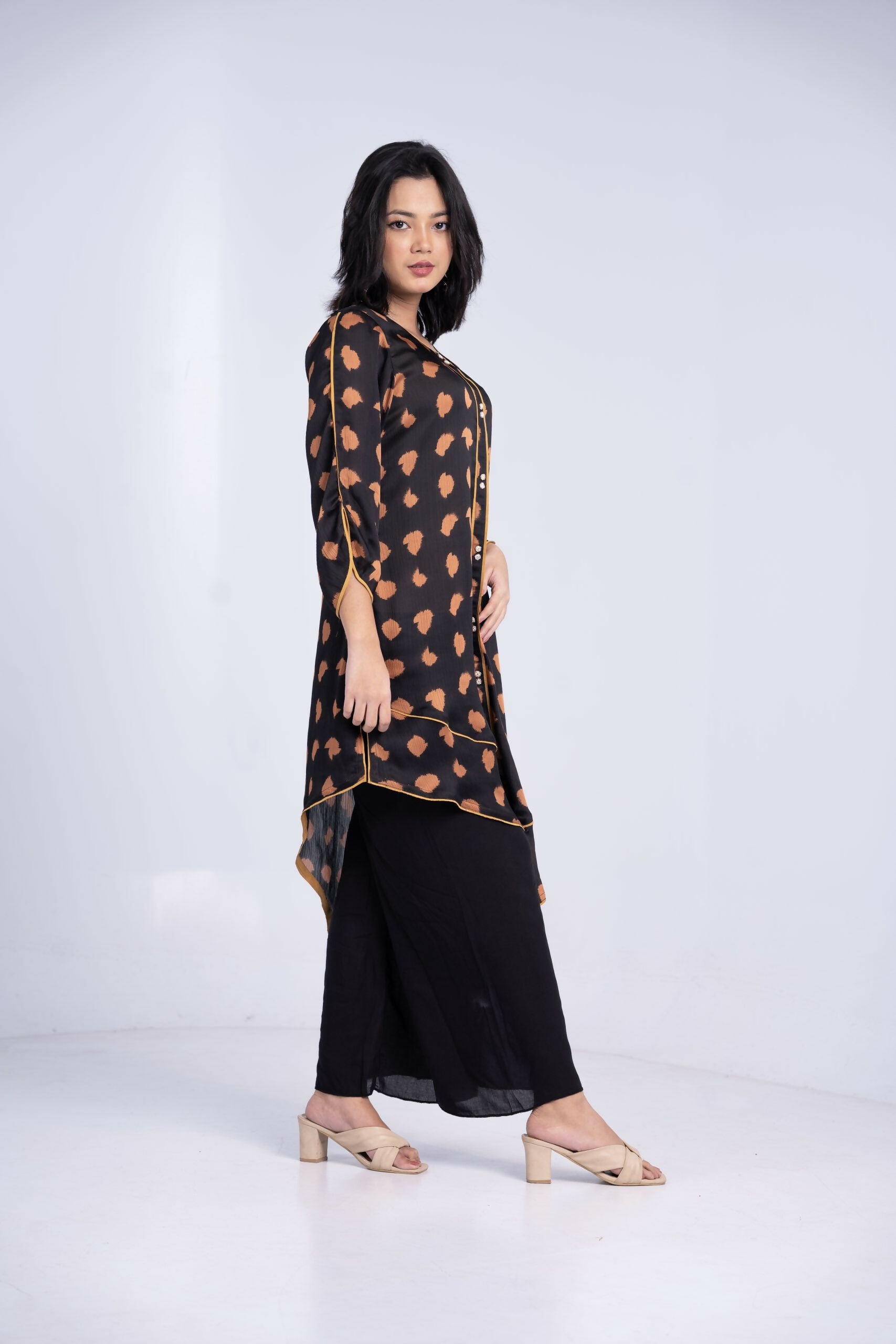DZ25L0024-Black-F-scaled