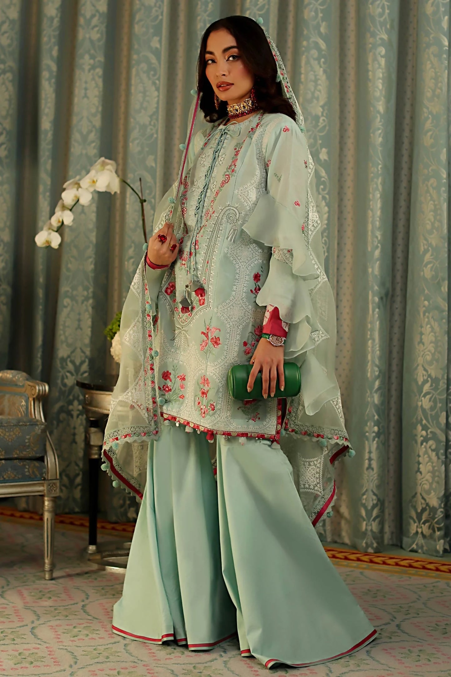 elan-Luxury-Lawn-Collection-2022-EL22-01-B-LARA