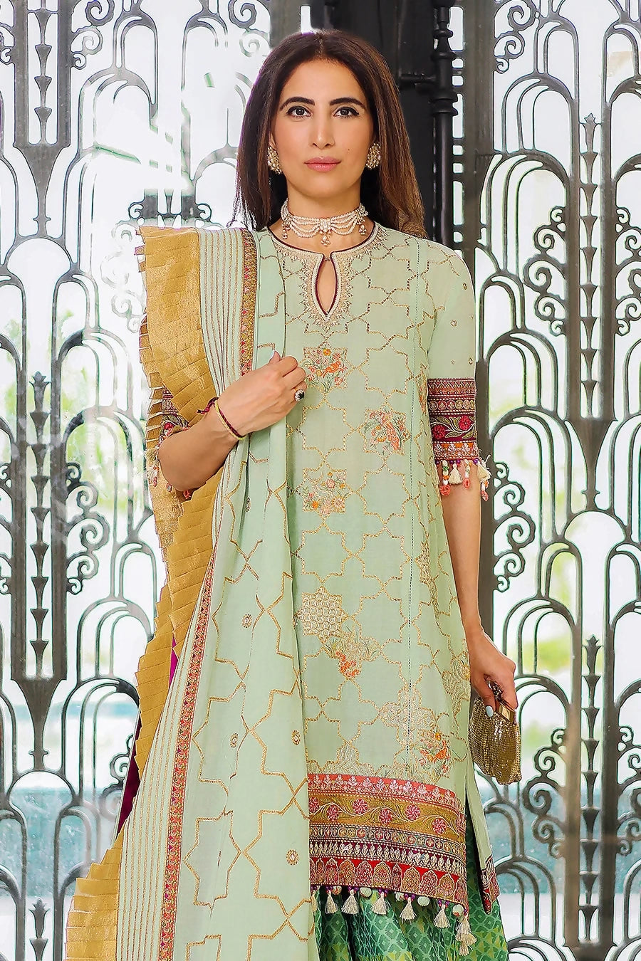 elan-Luxury-Lawn-Collection-2022-EL22-15-A-NADINE_4924f6a6-4f2e-426d-a38d-b89b5832f9e6