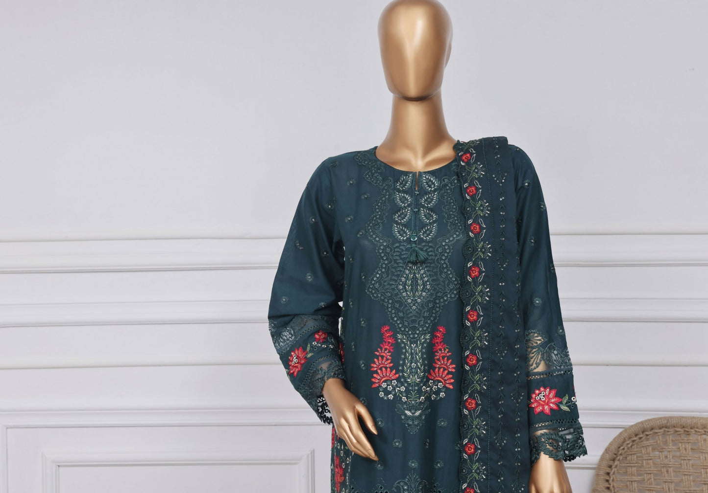 SADABAHAR -Luxury Embroidered Spring Collection_250115_184728_page-0023